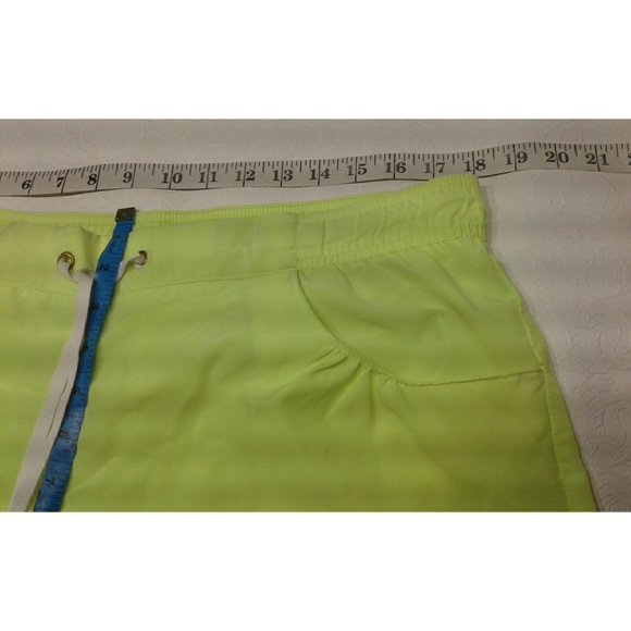 Old Navy Active shorts size M - Picture 6 of 10